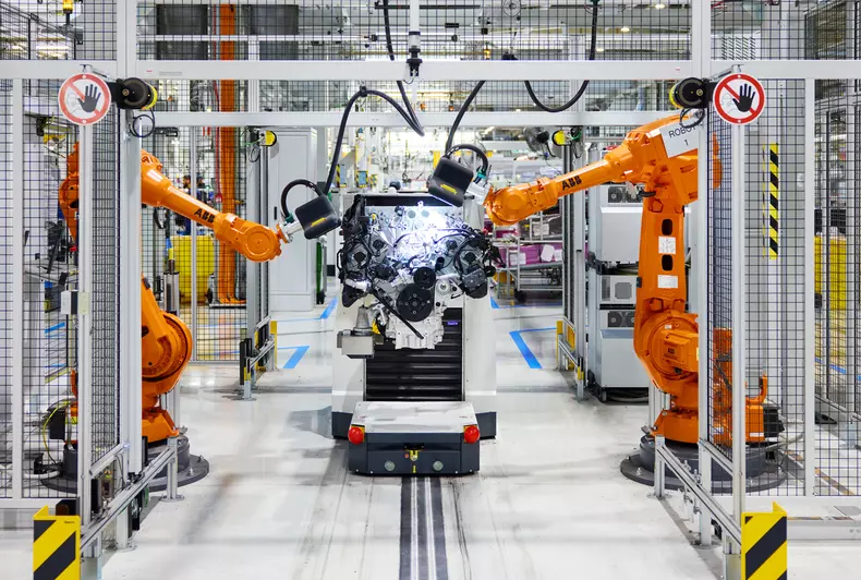 P90629449_highRes_v-engine-production-