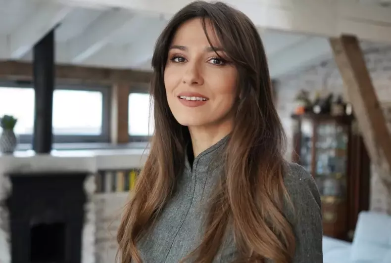 dana-rogoz-94