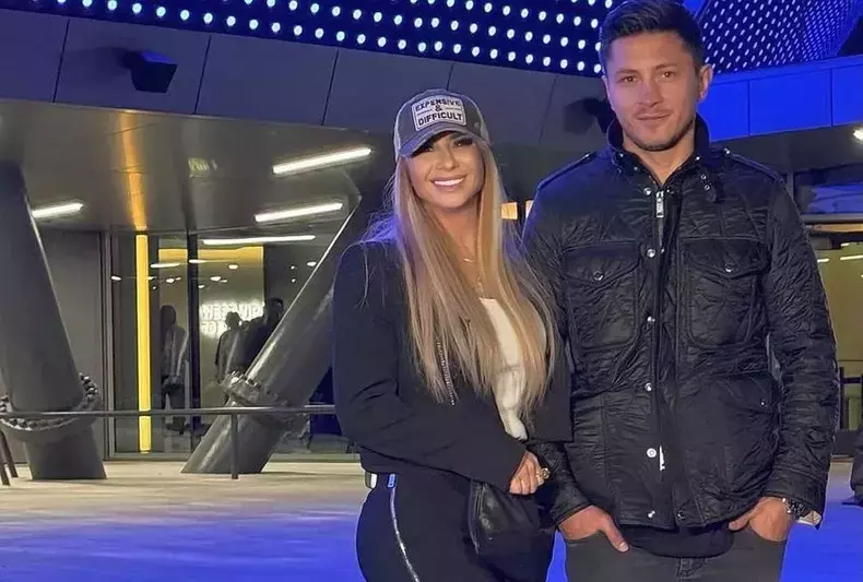 0a936e85-9244-4bfa-babd-7885a60bc8f6-1-1