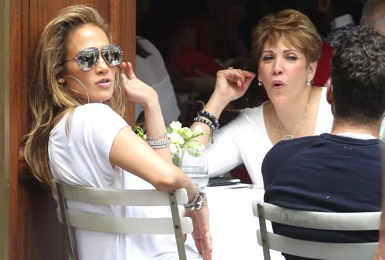 Ce părere are mama lui Jennifer Lopez despre noul ei ginere, Ben Affleck