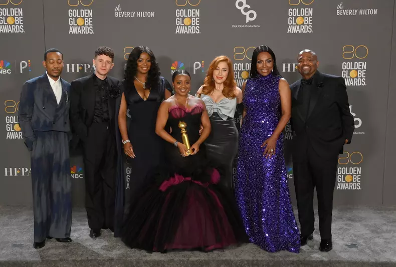 Tyler James Williams, Chris Perfetti, Janelle James, Quinta Brunson, Lisa Ann Walter, Sheryl Lee Ralph, and William Stanford Davis