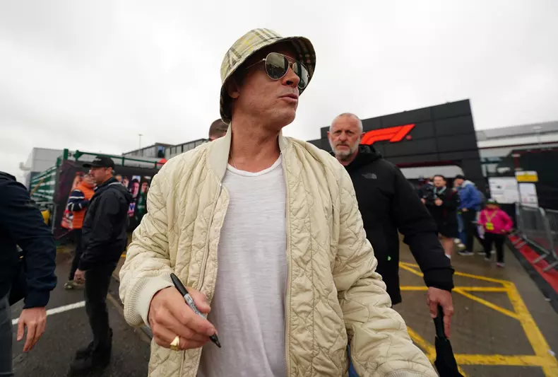 Imagini rare cu Brad Pitt și iubita lui 