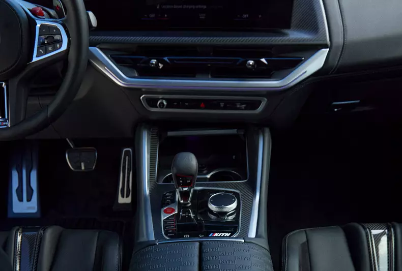 P90582565_highRes_the-2025-bmw-xm-kith