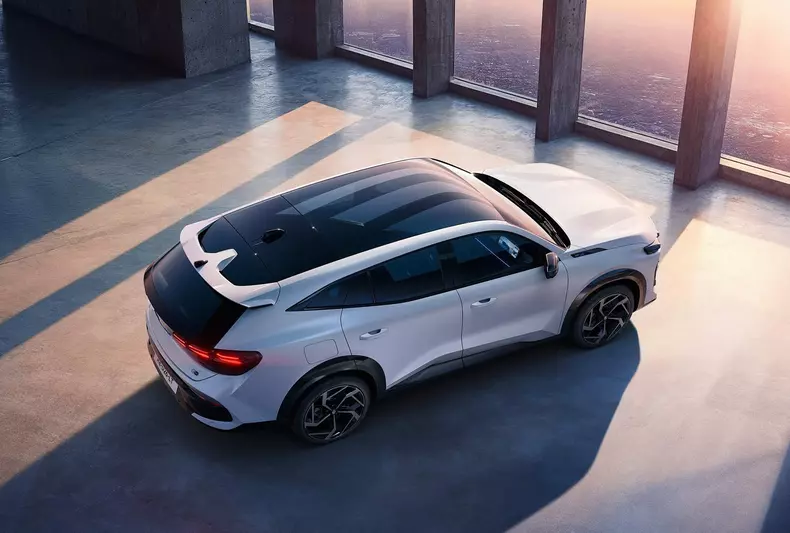 Renault-Filante-2027-Rear_Three-Quarter.e8206a4a