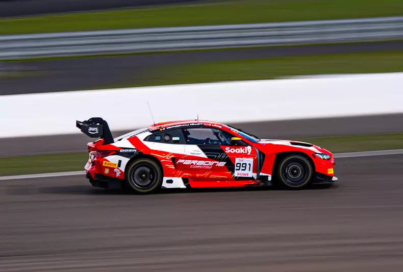 P90653592_highRes_nuerburgring-ger-27-