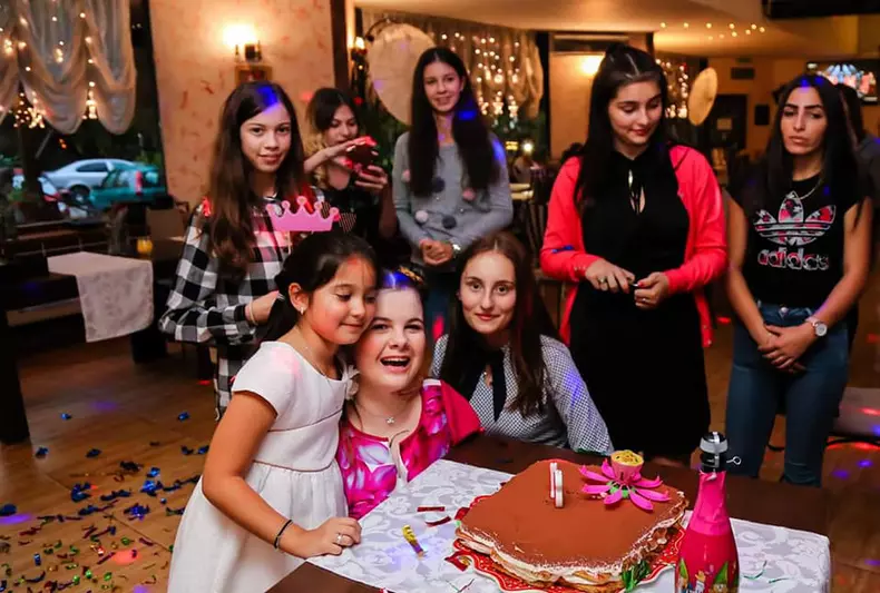 Lorelai Moșneguțu a împlinit 16 ani (8)