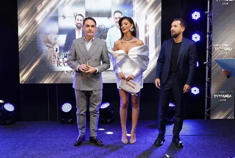 echipa Neatza la Premiile TVmania 2024