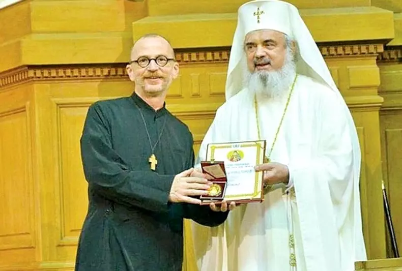 ovidiu-cuncea-transformat-dupa-ce-a-devenit-preot-1z