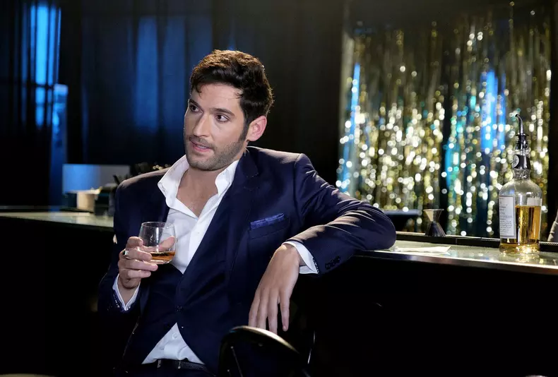 Tom Ellis  - Lucifer Morningstar din serialul Lucifer de pe Netflix