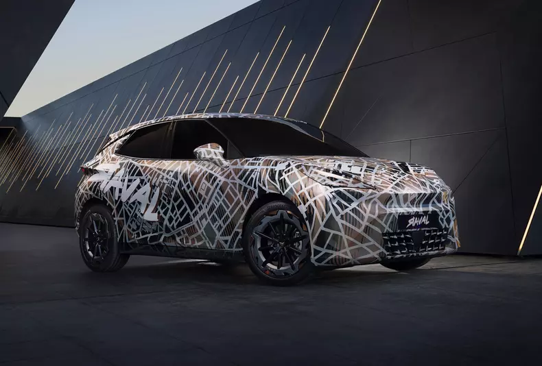 06_CUPRA-reveals-the-true-character-of-its-upcoming-electric-compact-urban-car-the-CUPRA-Raval-in-an-exclusive-pre-series-test-drive_HQ