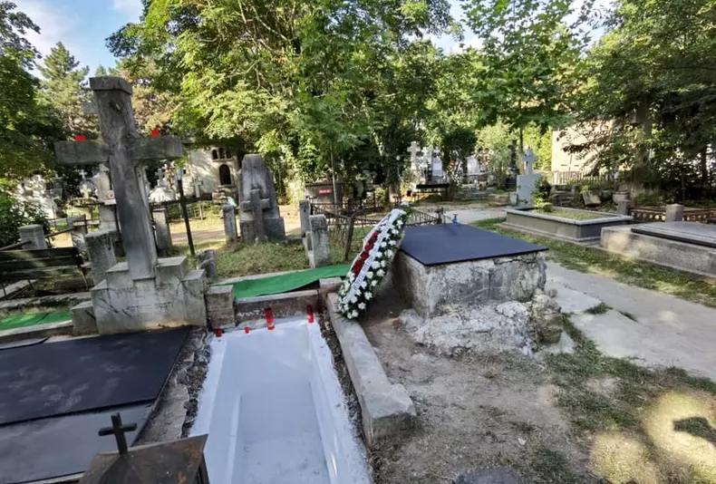ion-caramitru-inmormantare-imagini-de-la-cimitir-7