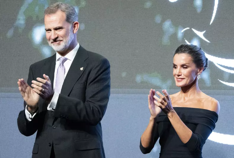 Le roi Felipe VI et la reine Letizia d'Espagne assistent à la 35e édition de la cérémonie des Macael Awards organisée par l'Association andalouse de l'industrie du marbre (AEMA) au bâtiment multifonctionnel de Macael.