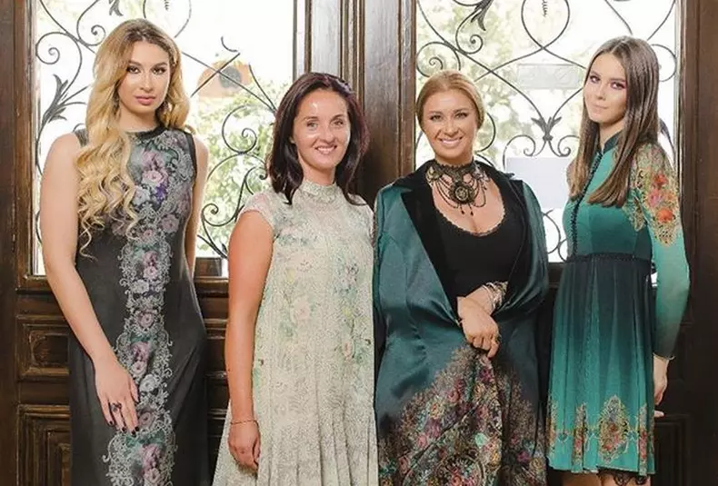 Anamaria-Prodan-si-copiii-1