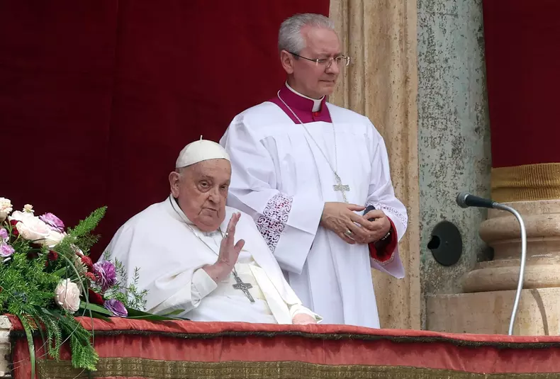 Roma, Papa francesco alla Santa Messa della Domenica di Pasqua e “Urbi et Orbi” Città del Vaticano