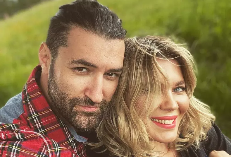 Gina Pistol, fericită în postura de mamă: „Ne dorim să fim părinți buni”