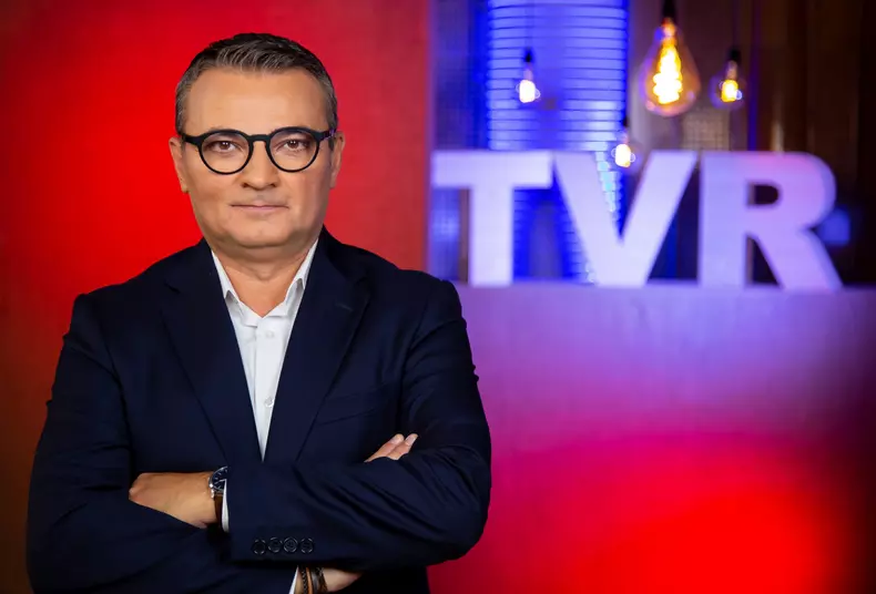 Mihai-Radulescu-Dincolo-de-alb-si-negru