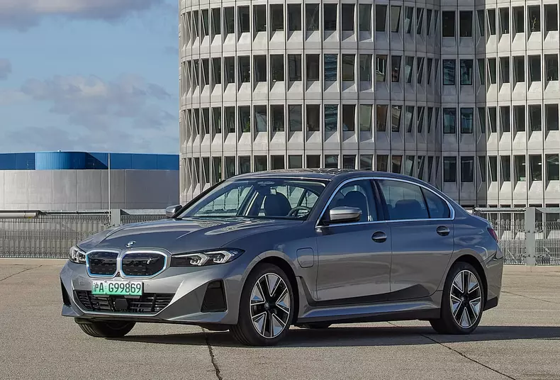 P90453892_highRes_the-fully-electric-b