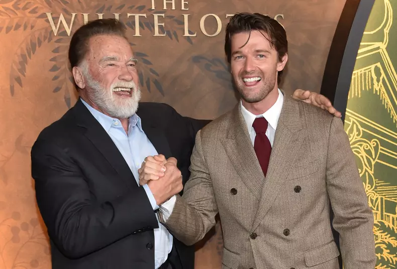 Patrick Schwarzenegger si Arnold