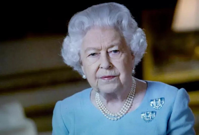 image-2020-05-11-23989218-41-regina-elisabeta