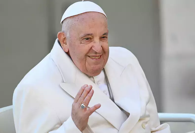 papa-francisc-sicriu9