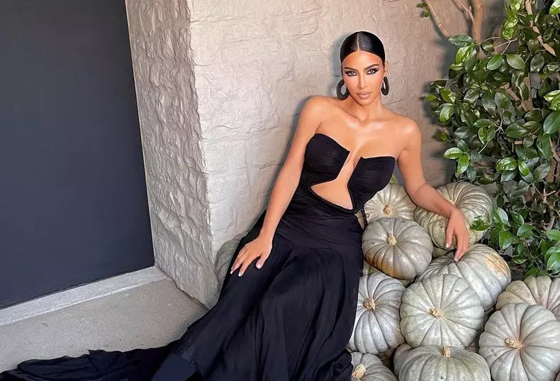 Kim-Kardashian-imagine-de-milioane-de-like-uri-din-prima-vacanta-cu-noul-iubit-7