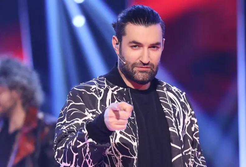 Smiley este primul antrenor de la Vocea României, sezonul 10. Cine va ocupa celelalte scaune