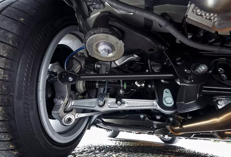 2017-lexus-lc-coupe-53