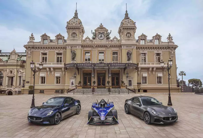 Maserati GranTurismo Folgore_Maserati Tipo Folgore_Maserati GranTurismo Trofeo_Place du Casino_Monte Carlo