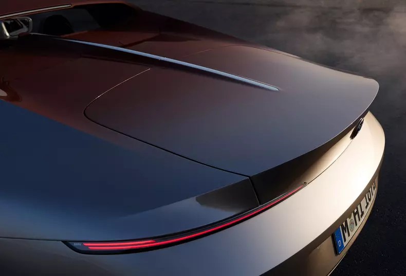 web_P90572580_highRes_bmw-skytop-10-2024