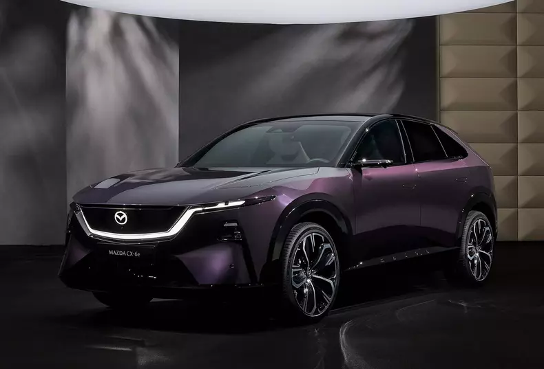 Mazda-CX-6e-2027-Front_Three-Quarter.f348c278