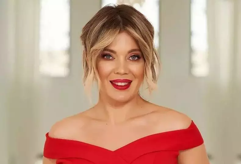 Gina-Pistol-revine-la-chefi-la-cutite-1