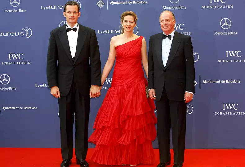 Prințesa Cristina a Spaniei și soțul ei s-au despărțit. Iñaki Urdangarin, surprins în ipostaze tandre cu altă femeie