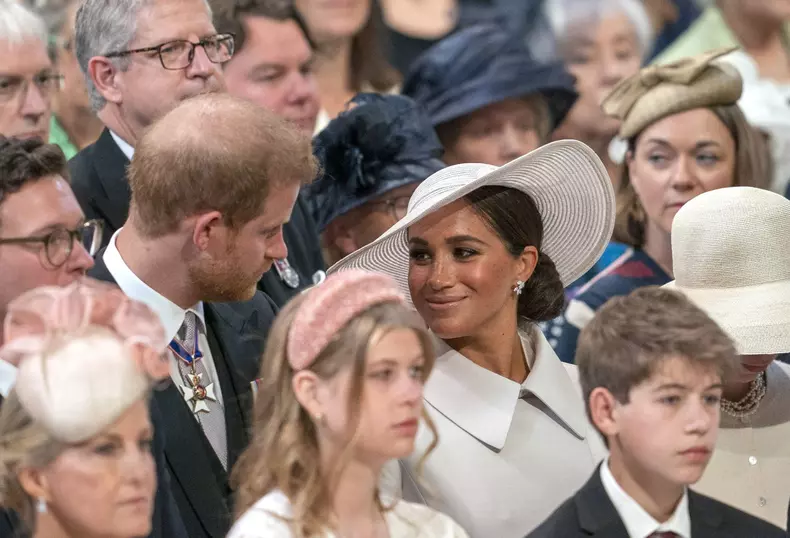 Visul lui Meghan Markle, spulberat de Elisabeta a II-a. Ce a vrut soția lui Harry și de ce a refuzat-o vehement regina