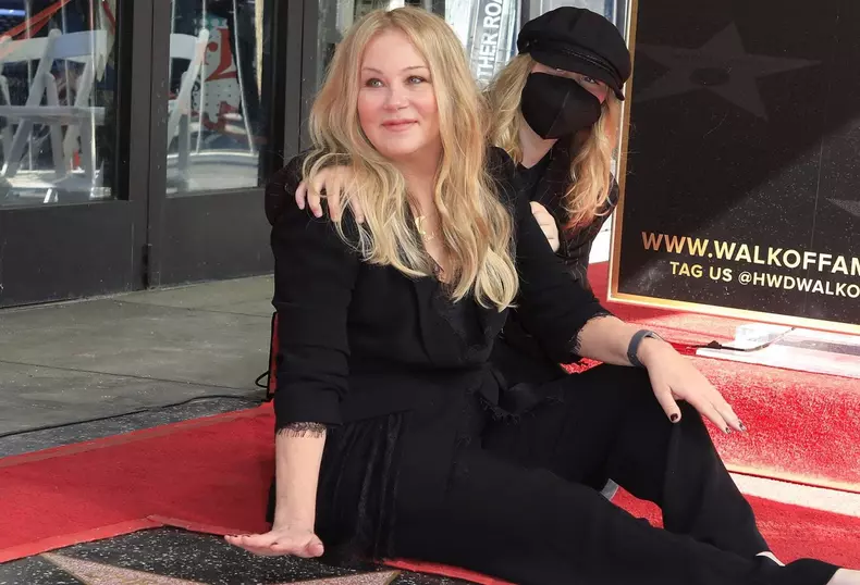 Christina Applegate, primul eveniment monden după ce s-a aflat că suferă de scleroză multiplă. Ce detaliu au observat fanii