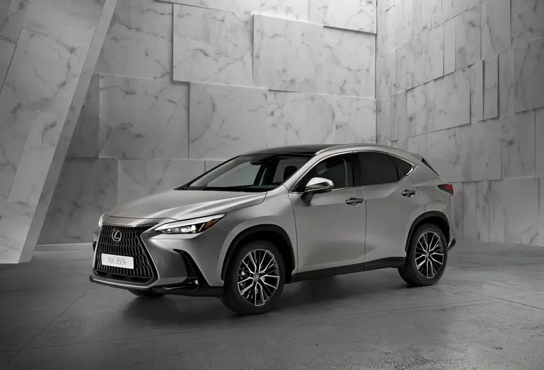 Lexus NX 350h si Lexus NX450h+ 1