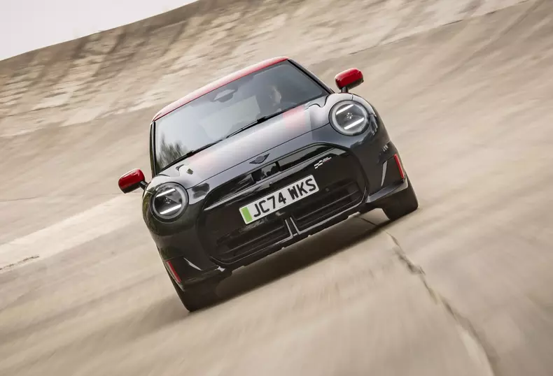 P90571654_highRes_the-mini-john-cooper