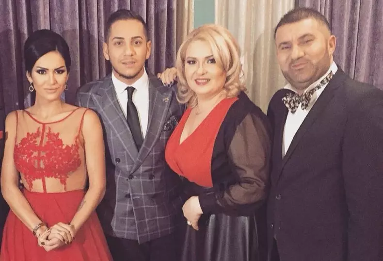 de-la-ce-a-pornit-scandalul-ntre-ioni-de-la-clejani-i-fulgy-artistul-b-tut-de-fiul-s-u-s-a-sunat-la-112-iar-poli-ia-a-ajuns-la-fa-a-locului-1