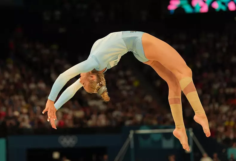Paris, France. 05th Aug, 2024. Paris, France. August 05 2024: Sabrina Maneca-Voinea (Romania) competes during Balance Beam final on Day 10 of the Olympic Games at Bercy Arena, Paris, France. Ulrik Pedersen/CSM. Credit: Cal Sport Media/Alamy Live News Cred