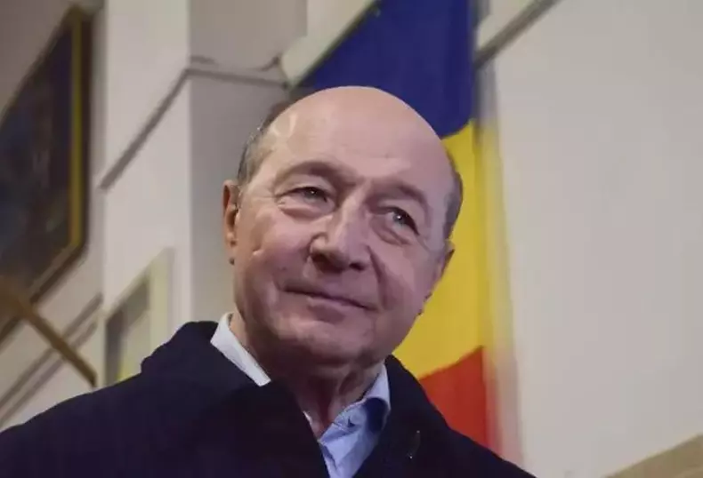 traian-basescu-intro
