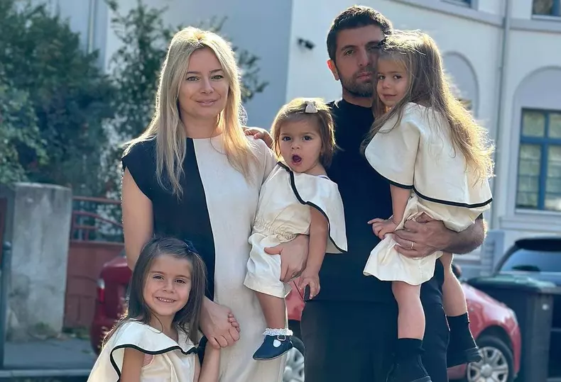Când simte Laura Cosoi că ceva nu este bine între ea și soțul ei. „Noi evoluăm diferit” (7)