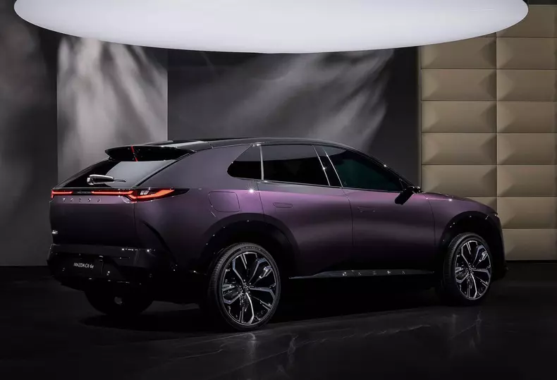 Mazda-CX-6e-2027-Rear_Three-Quarter.f348c278