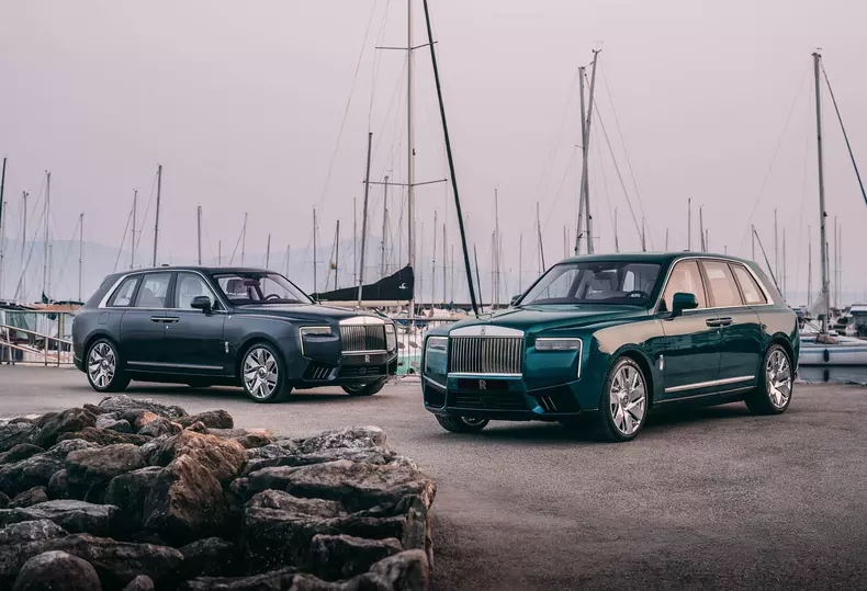 P90633353_highRes_presenting-rolls-roy