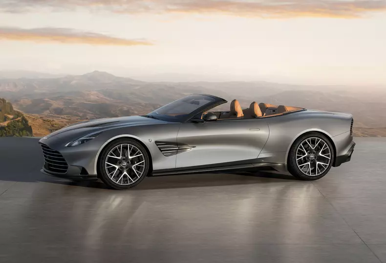 Aston-Martin-Vanquish-25_05