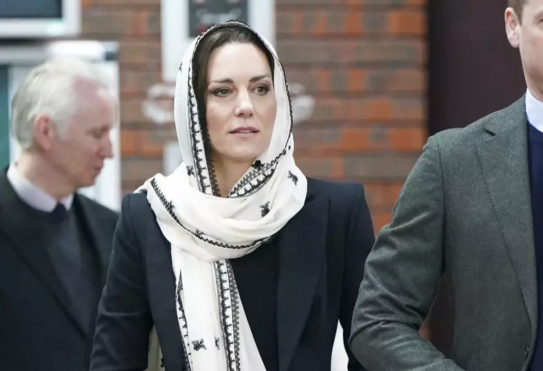 Moment stânjenitor pentru Kate Middleton. Ce a pățit prințesa de Wales în timpul unei întâlniri cu un oficial musulman