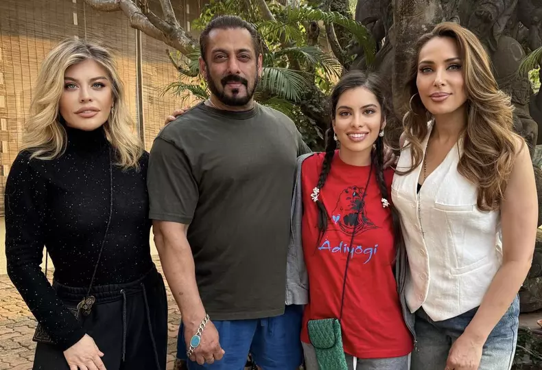 Loredana-Groza-cu-Iulia-Vantur-si-Salman-Khan