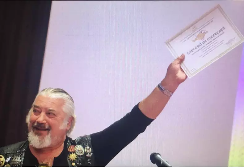 29101689_1352210154880799_6863598278651412480_n-2