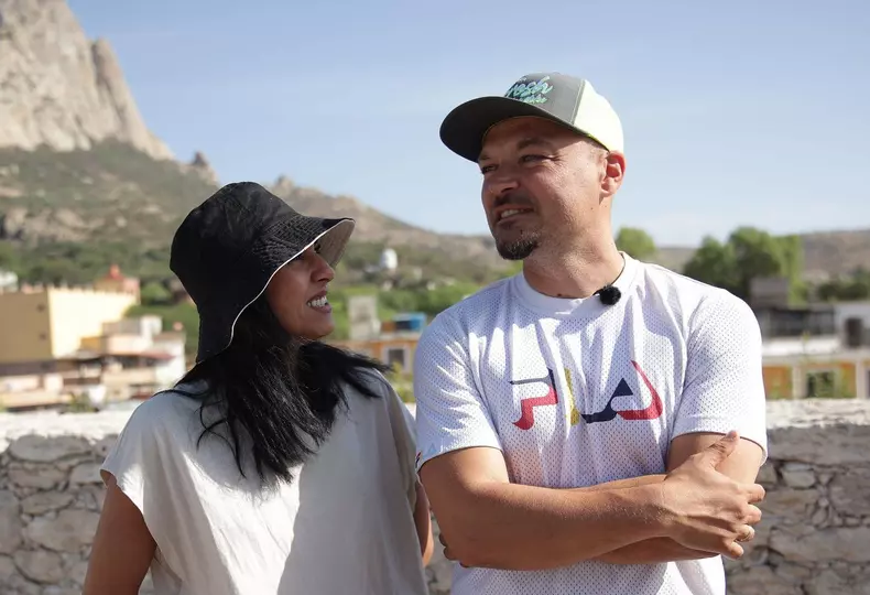 Cu ce se ocupă Melinda, soția lui Puya (4)