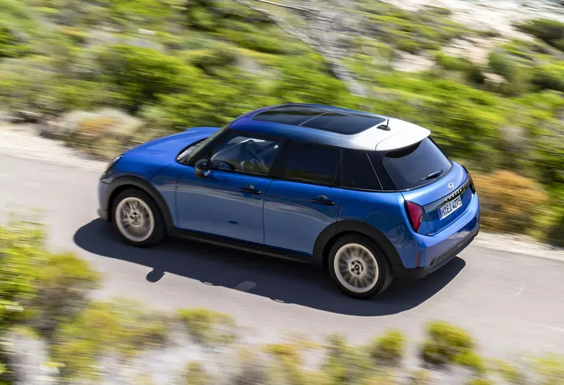 P90559957_highRes_mini-cooper-s-5-door