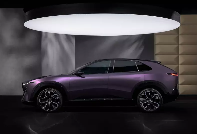 Mazda-CX-6e-2027-Side_Profile.f348c278