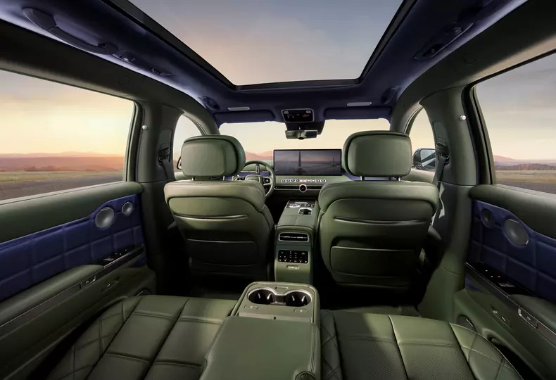 260820_anewiconrsquosarrivalgenesisunveilsgv90flagshipsuv_12